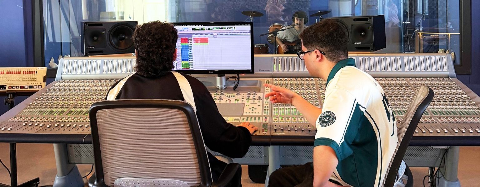 area-imagen-y-sonido-sonido-instalaciones-img-baja